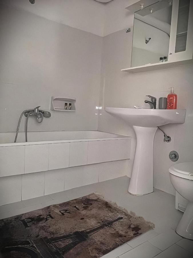 Centrally Apartments Ксанті Екстер'єр фото